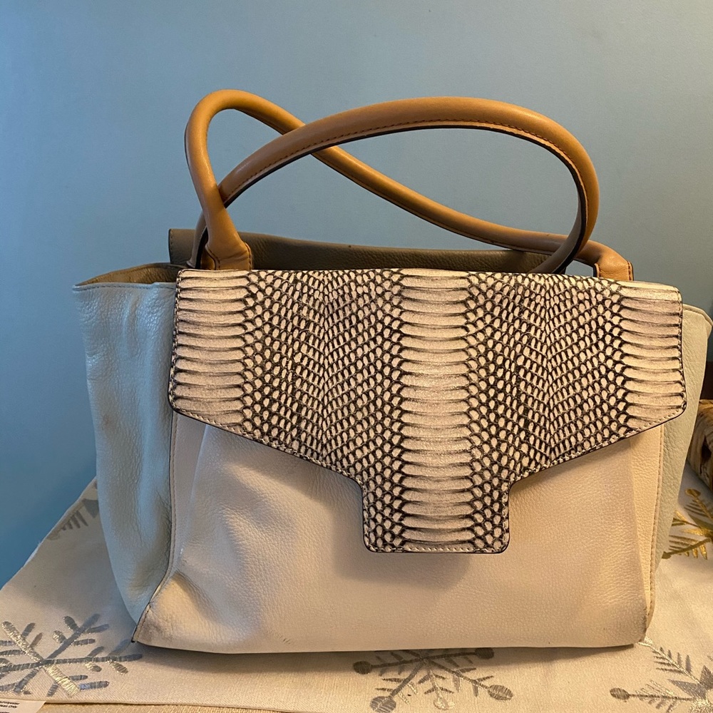 Vince Camuto